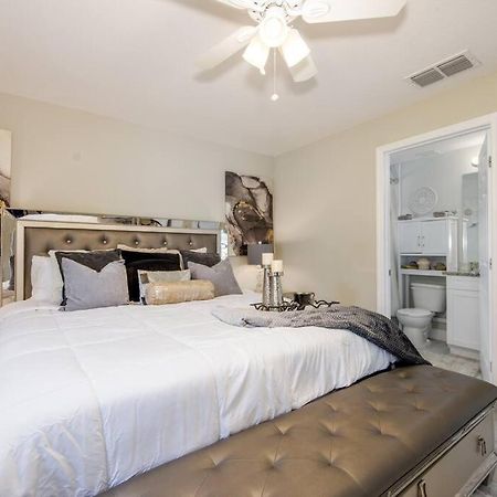 Modern Luxury Home Located In Tampa! Exterior photo