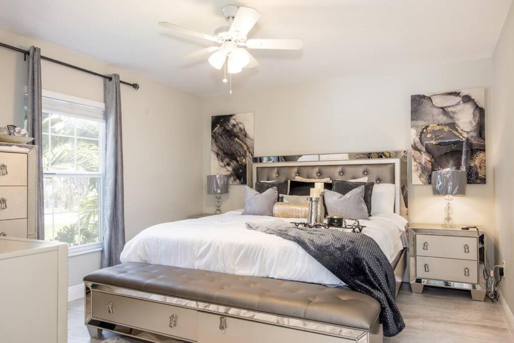 Modern Luxury Home Located In Tampa! Exterior photo